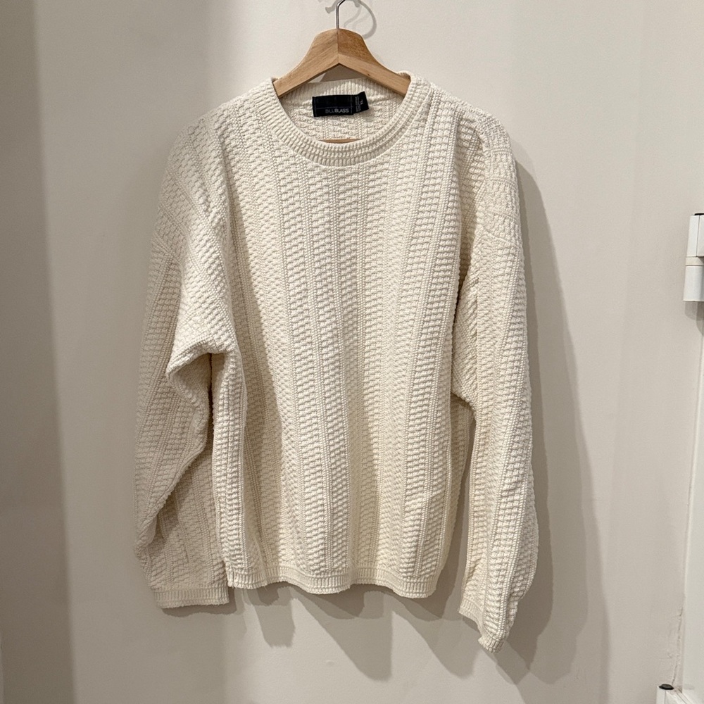 Bill Blass Cream Crew Neck Sweater